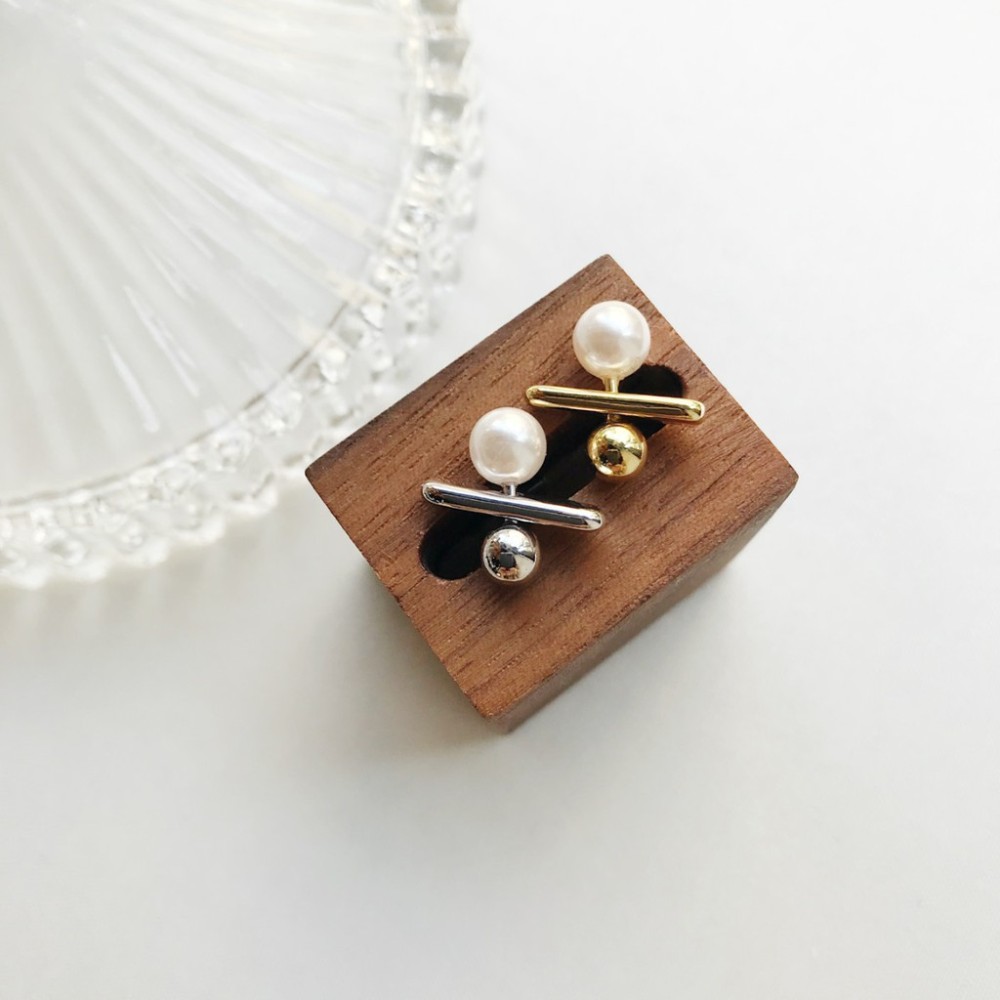 柏琳飾物所 韓國 現貨 貼耳 珍珠 金珠 造型 耳環 可愛 質感 珍珠 個性 簡約 氣質 純銀耳針(兩色)