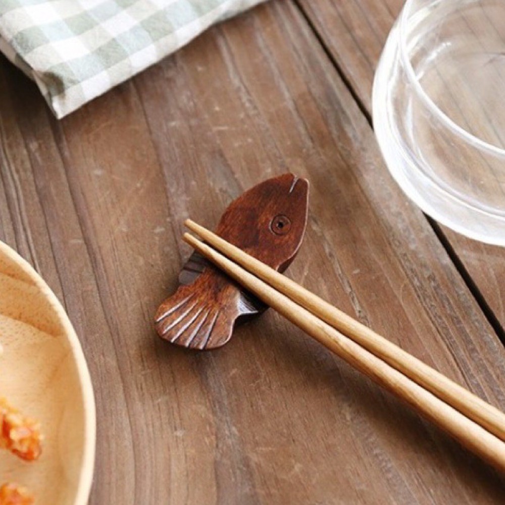台灣現貨-日式造形筷架 小魚 荷木木質 木製餐具筷托